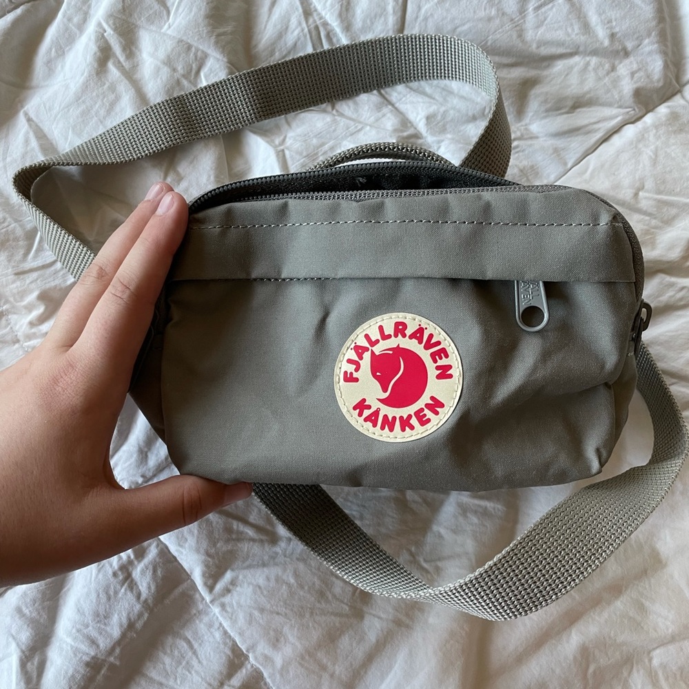 NWOT fjallrave kanken Fanny pack